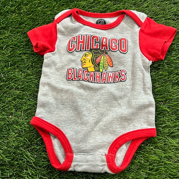 NHL Chicago Blackhawks Bodysuit - Picture 1 of 3